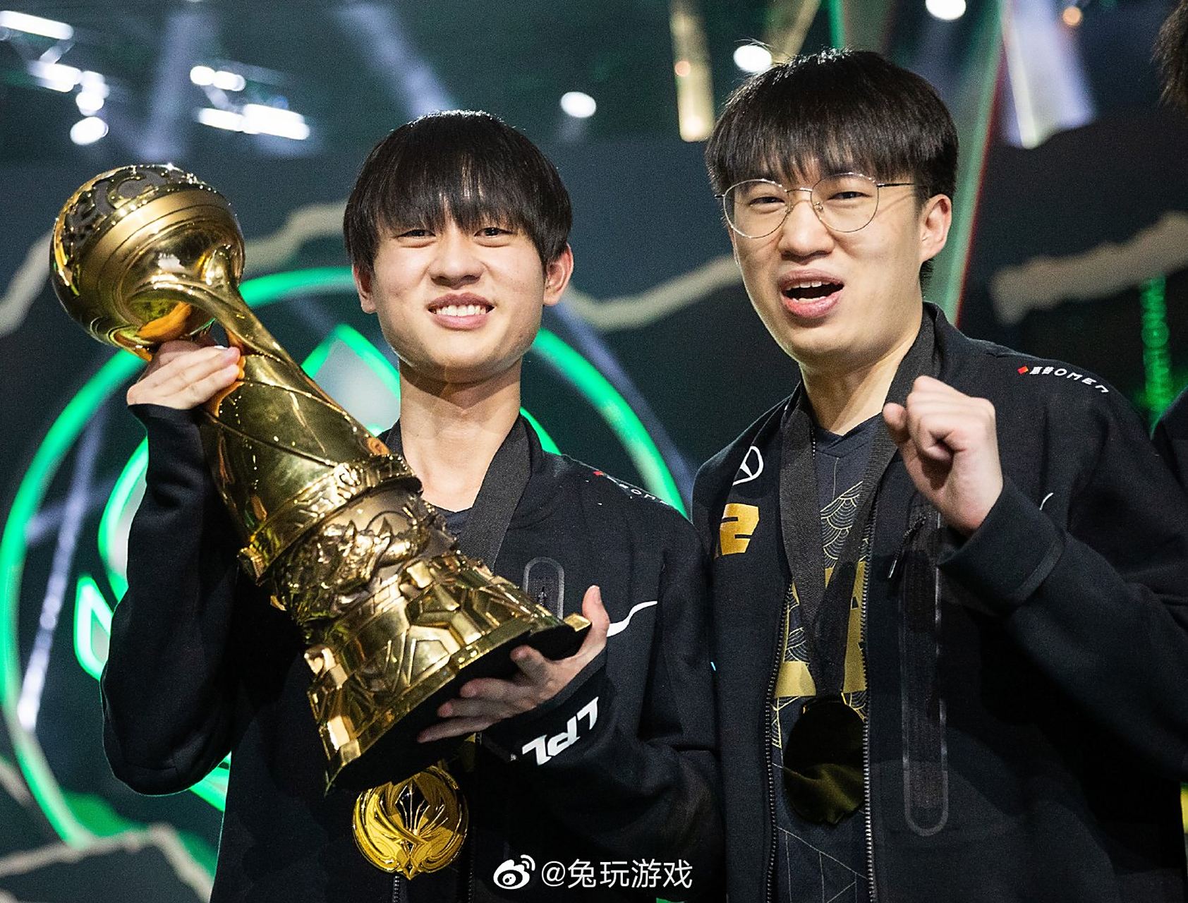 开云-夺冠引发热议！，Ming在MAD比赛中爆冷全场沸腾不已-开云