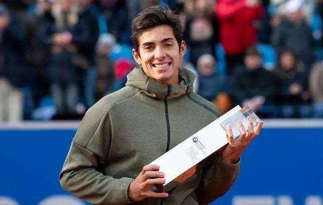 开云体育-费德勒新星败北表现突出，中国队前途光明！上演精彩一战-开云体育