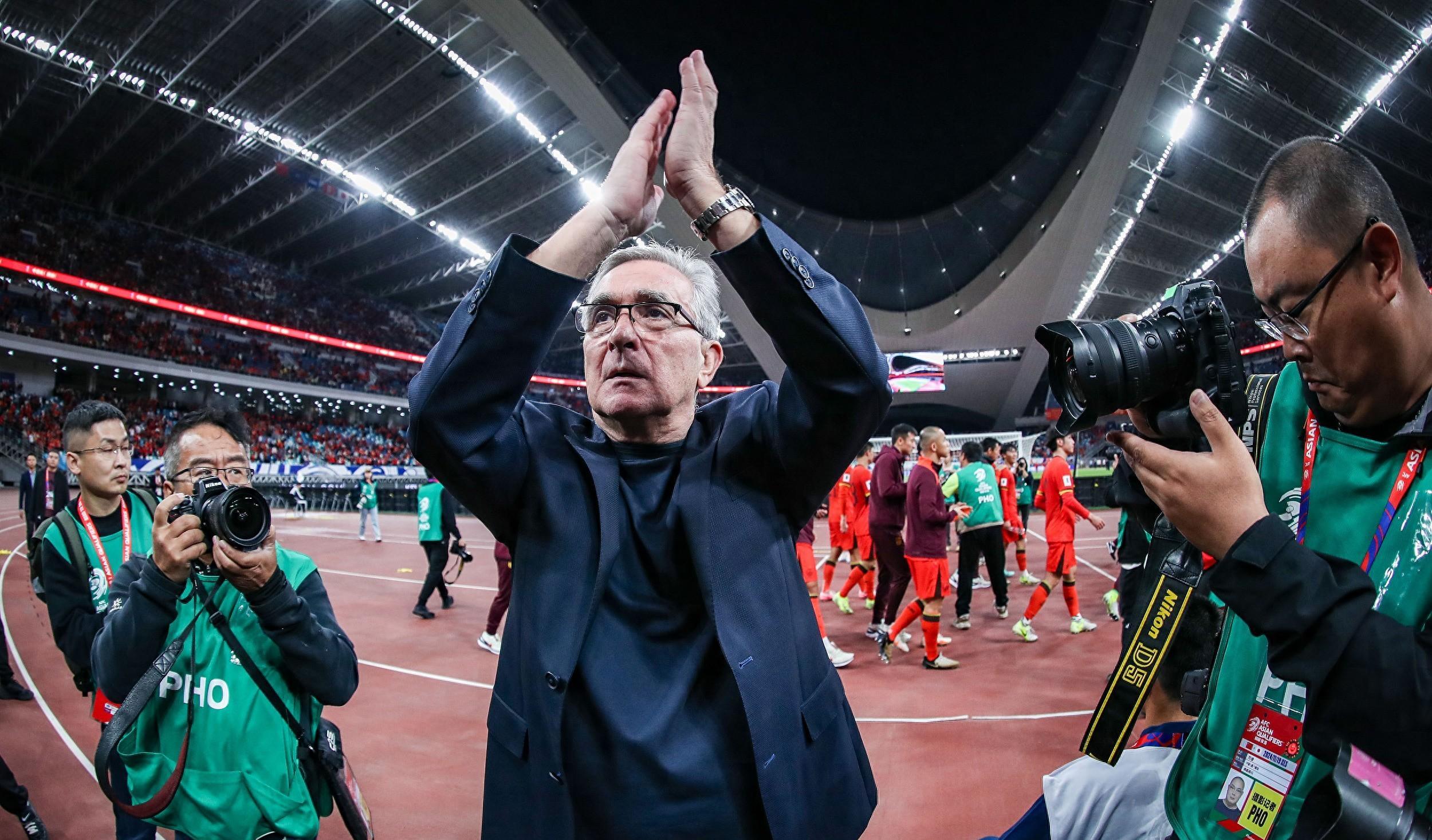 开云-包含足总杯赛程吃紧，阿斯顿维拉集结日完成体检，信心回归，临场指挥获称赞的词条-开云