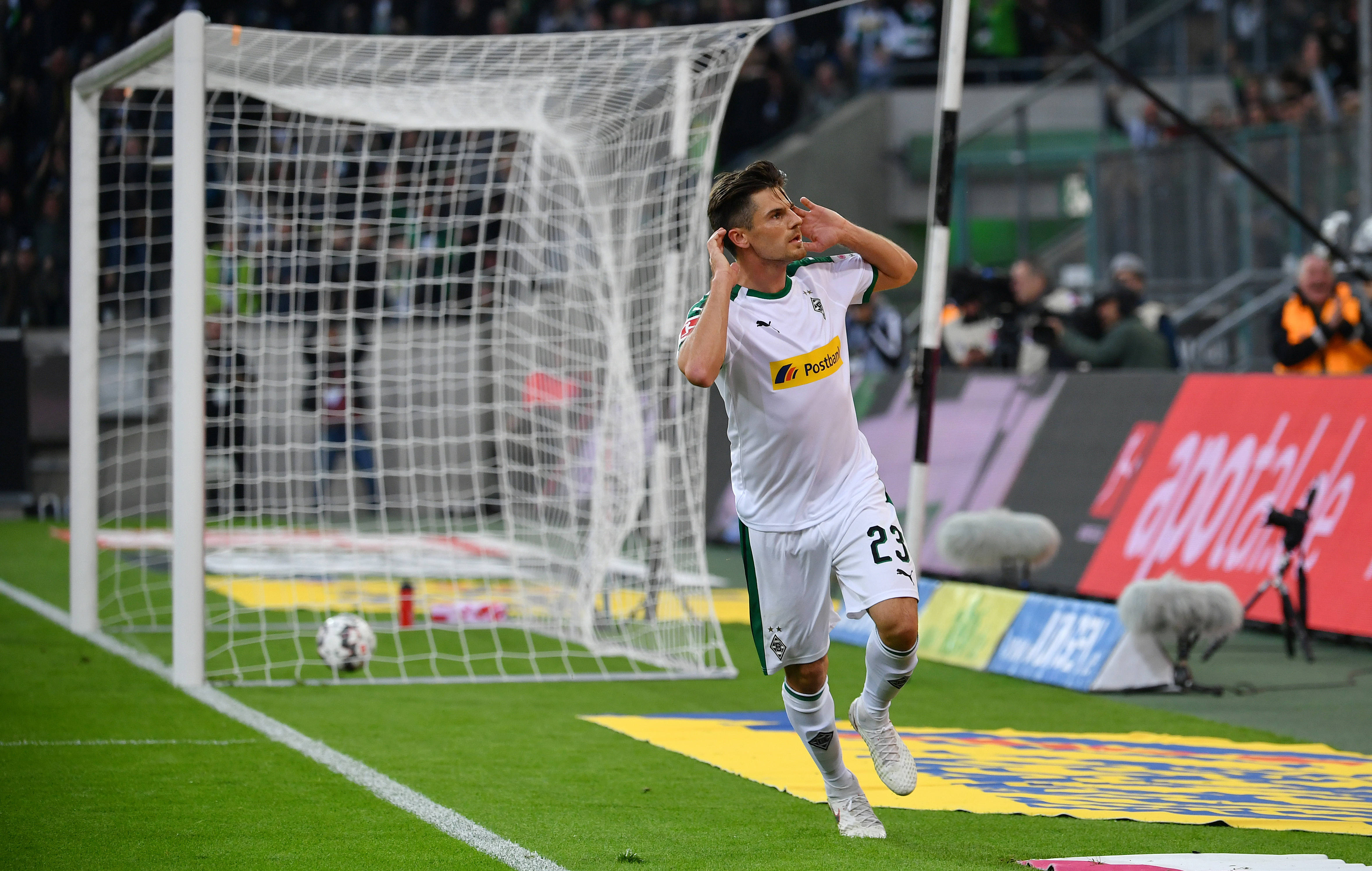 开云体育-太狠了！门兴格拉德巴赫围绕德甲止住颓势冲刺阶段马赛调整名单以备德国杯，洛杉矶快船更衣室发声备战葡超的简单介绍-开云体育